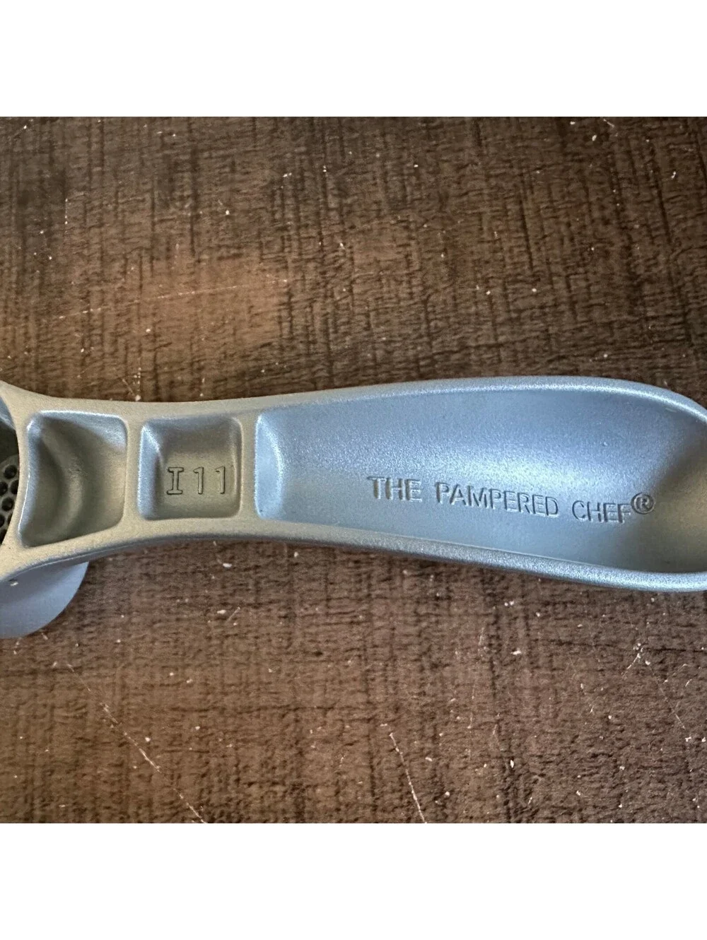 Pampered Chef Garlic Press #2575 w/ Cleaning Tool Box Instructions Vintage
